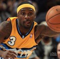 Пратиха звезда на Денвър в клиника за алкохолици