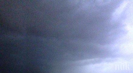 около хиляди тийнейджъри евакуирани скаутски лагер франция заради буря