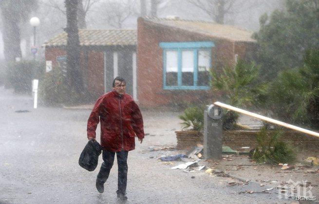 15 000 деца скаути бяха евакуирани заради буря във Франция