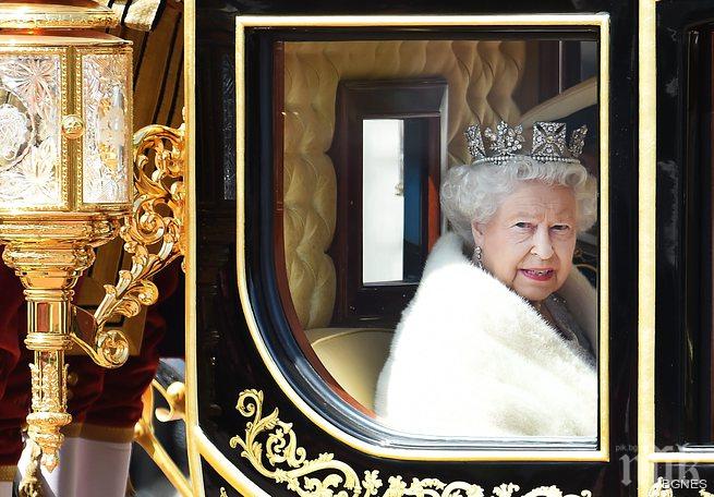 Шок! Пуснаха видео, на което кралицата казва Хайл!