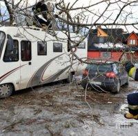 Силна буря в Полша, има загинал