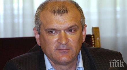 димитър главчев дава удостоверения младежи участвали законодателни проучвания