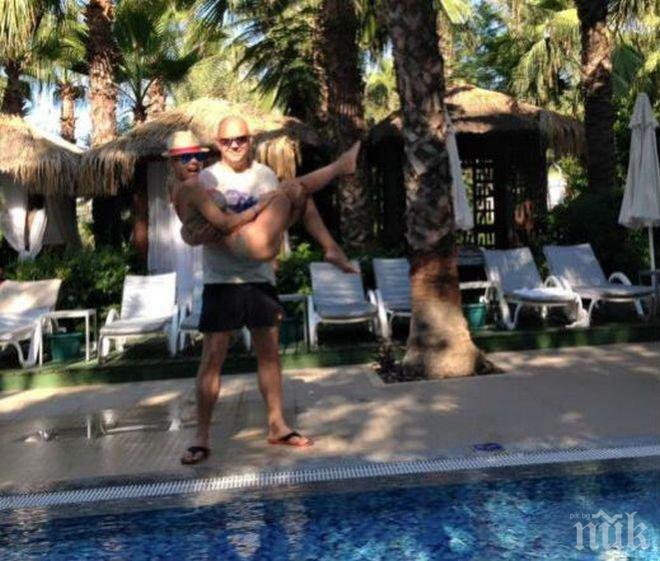 Любов като на кино! Венета и Тишо празнуват 10 години заедно в Турция