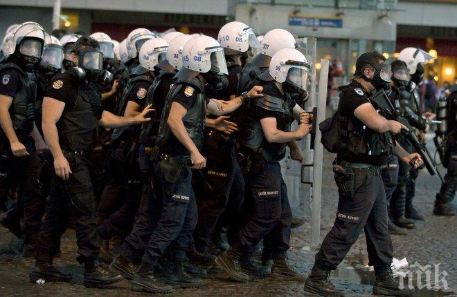 Полицията в Истанбул разпръсква протестиращи с водни оръдия и сълзотворен газ 