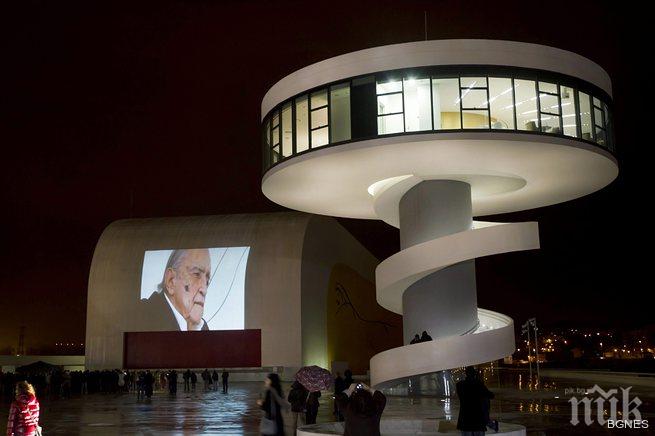 Ретроспектива на Оскар Нимайер в Токио