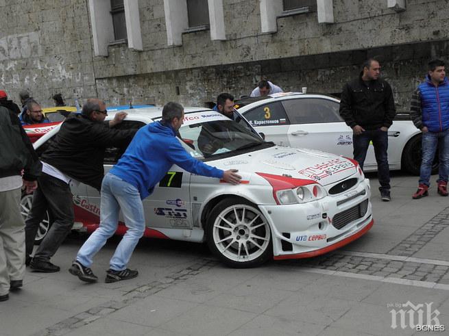 Български екипаж на подиума на рали България