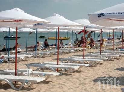 Сянката на плажа тихичко стига двайсетачката