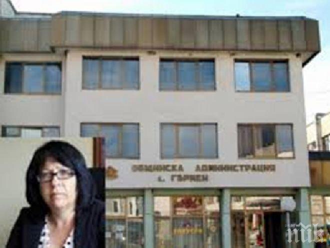 Протестиращи от Гърмен внесоха 720 подписа срещу незаконните ромски постройки 