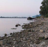 Трагедия! 14-годишно момче изчезна в Дунав, майка му припадна на брега (снимки)