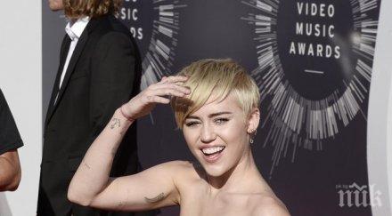 майли сайръс води видеонаградите mtv