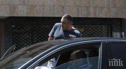 сензация пик ретро юксел кадриев почивка младо гадже папарашки снимки