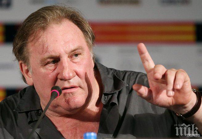 Депардийо взе урок по косене от президента на Беларус