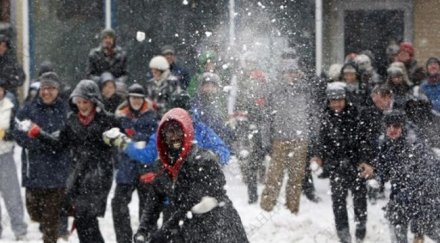 забраниха боя снежни топки санкт петербург видео