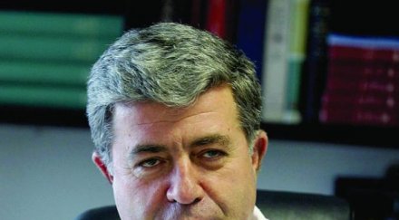 хирург оперирал 000 сърца политиците сърцата еднакви