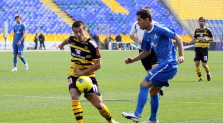 трима сигурни левски