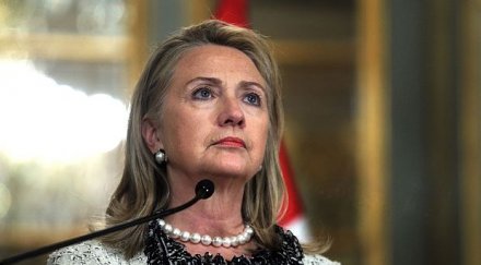 хилъри клинтън връща работа