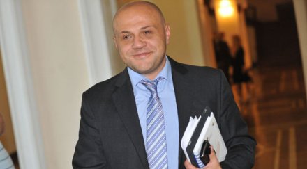 трусът перник оставил томислав дончев ерген