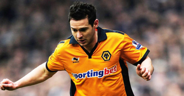 Звезда на Уест Хем лъсна на корицата на гей списание