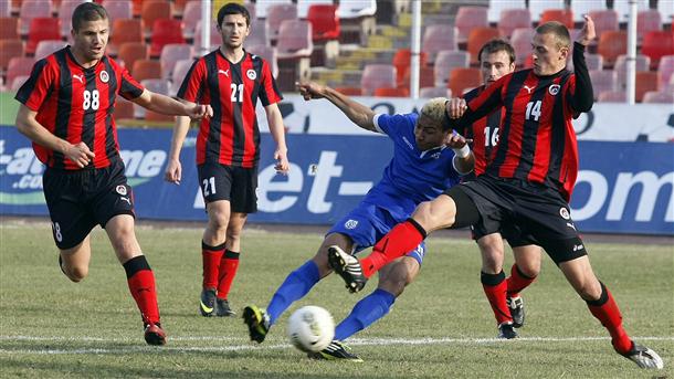 Локомотив (Сф) заяви три стадиона за пролетта