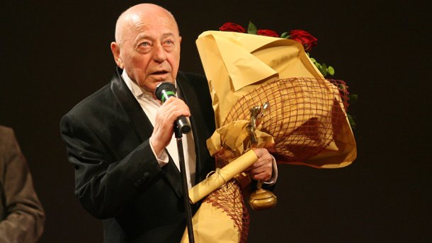 Стискаме палци на Тодор Колев! Оперират го в момента