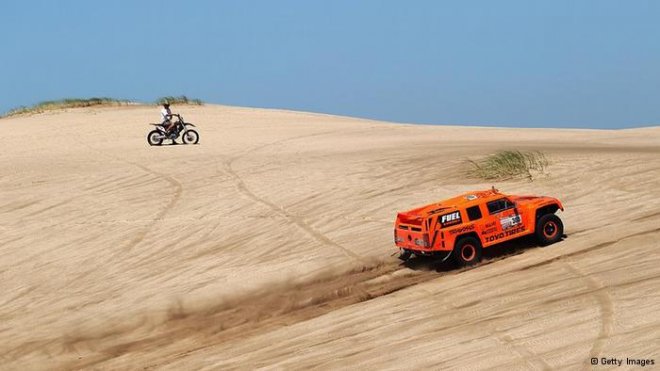 Стефан Петерхансел поведе в Рали Дакар