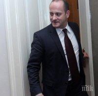 ПЪРВО В ПИК! ШОК в ПАРЛАМЕНТА! Радан на тайна среща с Местан, докато 