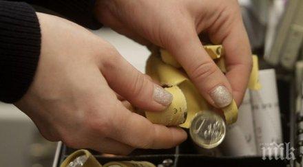 еврото пада игнорирайки съобщенията гърция