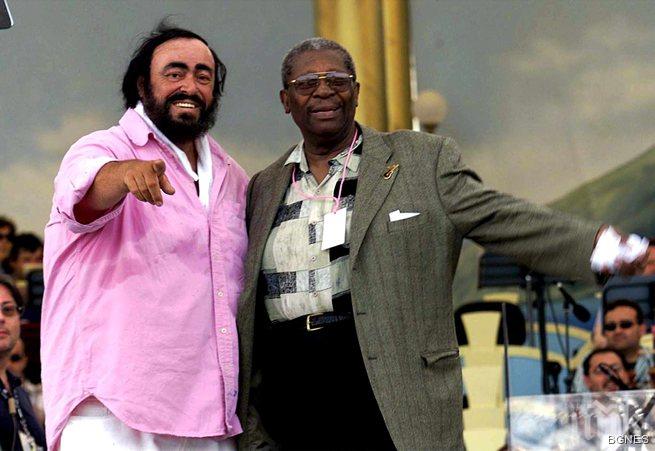 Откриха два музея, посветени на Лучано Павароти