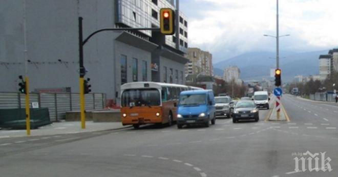 Скъпо ремонтиран столичен булевард абсурдно сменя трасето си, вижте къде в София движението се превръща в кошмар!