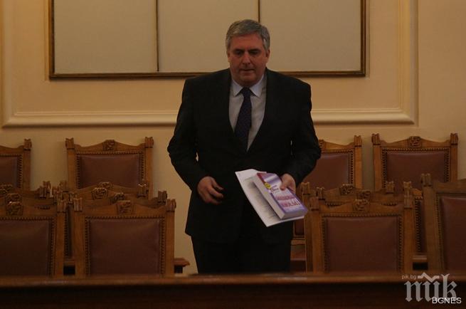 Калфин: Не е вярно, че доходите са паднали, през 2015 г. са се увеличили