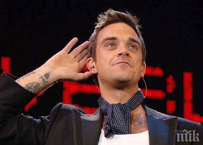 Истерия за Роби Уилямс в Бургас! Фенове дават по 2000 лв., за да спят в хотела на звездата