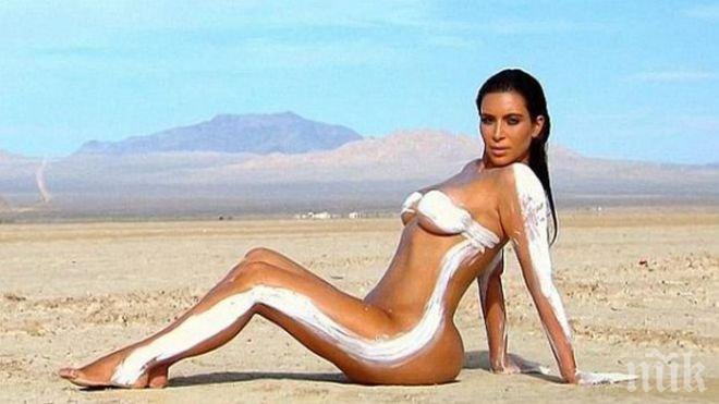 Ким Кардшиян на снимка в пижама