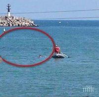 Животът на хората на плажа в Царево е бил реално застрашен от разбилия се хеликоптер! Вижте мястото, на което потъна машината! (снимки)