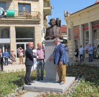 Откриха паметника на Елиас Канети в Русе 