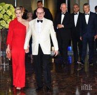Принцеса Шарлен и принц Албер II дадоха бал в Монако