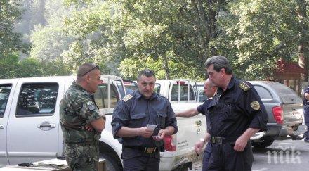 пожарът рилския манастир потушен изградиха водна връзка обливат огъня нея