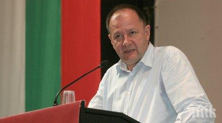 миков хвали тоталитарната държава сравнява управлението герб