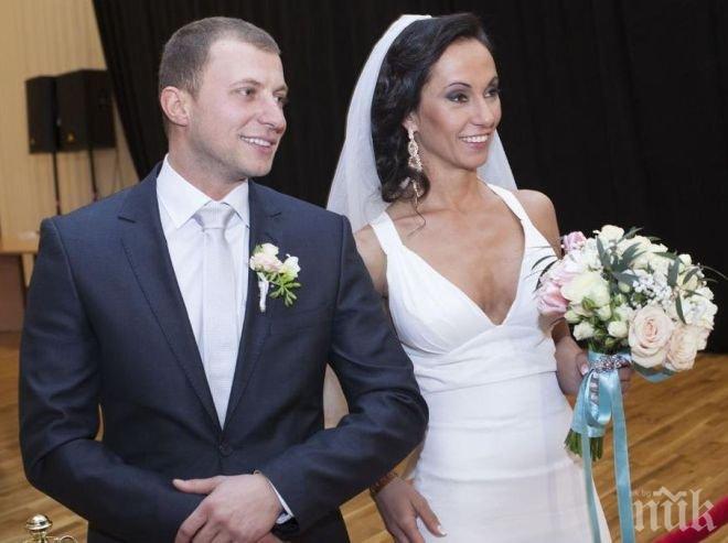 Стефан от Женени от пръв поглед предизвика истерия: Негови фенки си скубят косите в Бургас