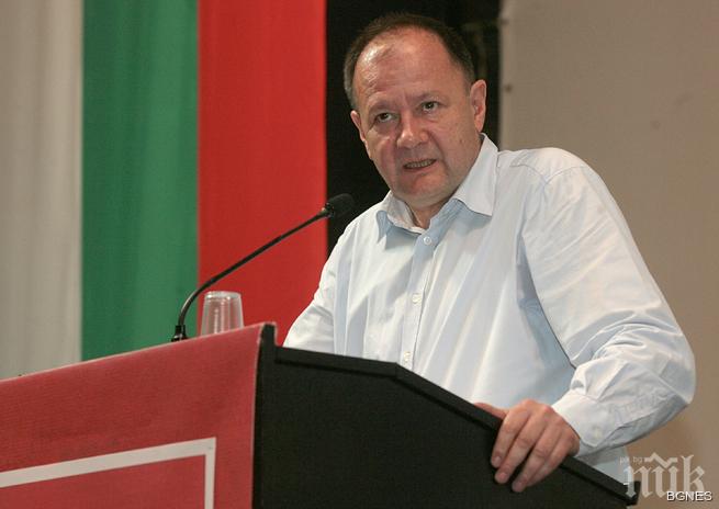 Миков хвали тоталитарната държава, сравнява я с управлението на ГЕРБ