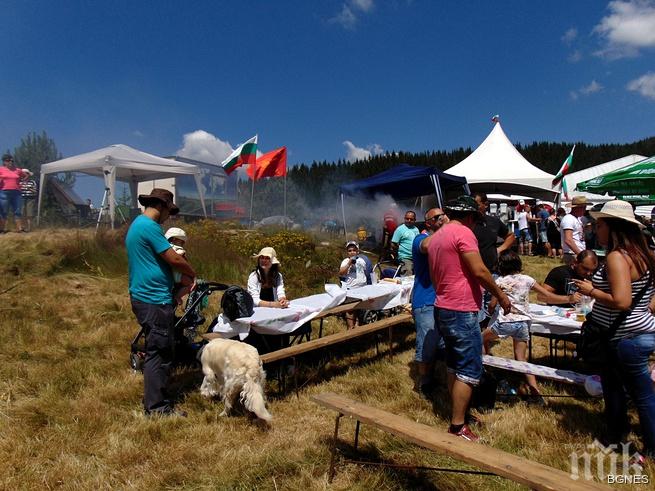 Рекорд! 40 тона боклук извозиха от Роженските ливади след събора