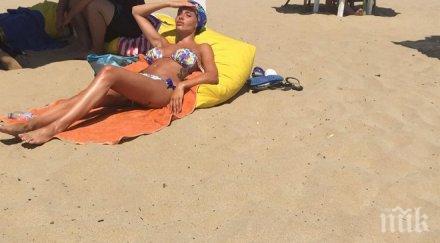 златка димитрова миро събират тен заедно созопол поглеждат плажа