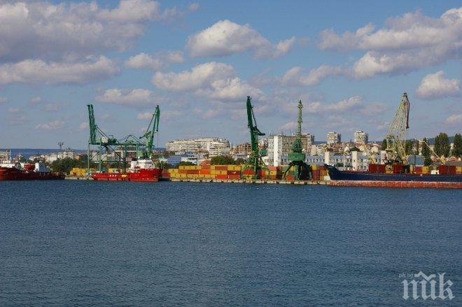 Пристанището във Варна е отворено 