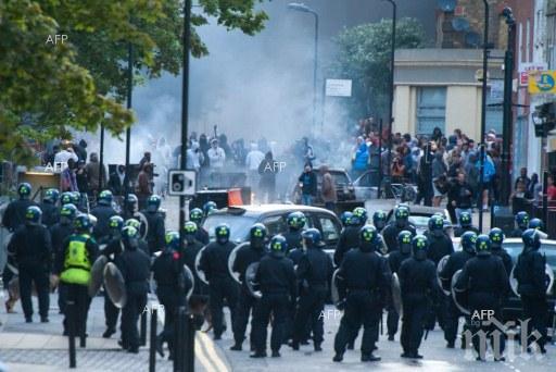 Полицай и две деца са ранени по време на сблъсъци в Турция