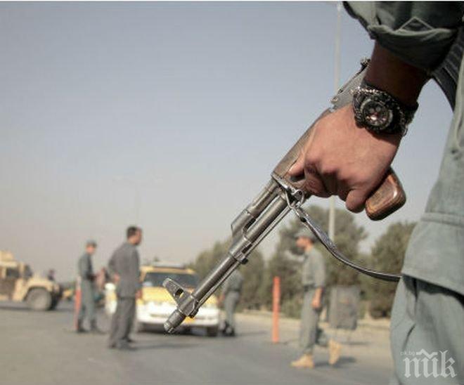 Турски военен бе убит при атака на въоръжени мъже