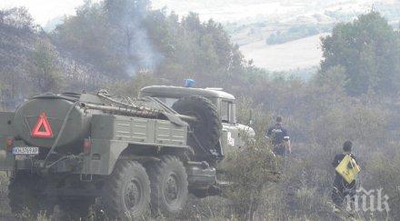 овладяха пожара бобошево изгоряха дка гора пожарникари дежурят цяла нощ