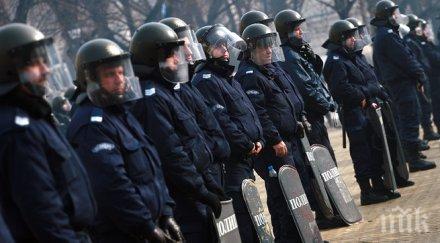 полицаите работят повече пенсионират години