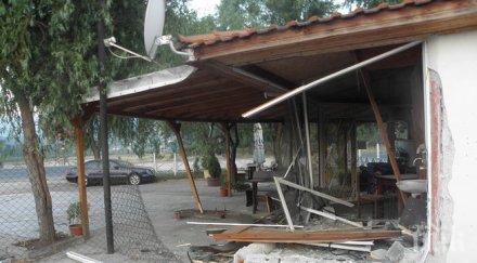 лек автомобил влетя автосервиз симитли събори