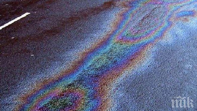 Край бреговете на Калифорния бе забелязано нефтено петно, простиращо се на 3,2 км 