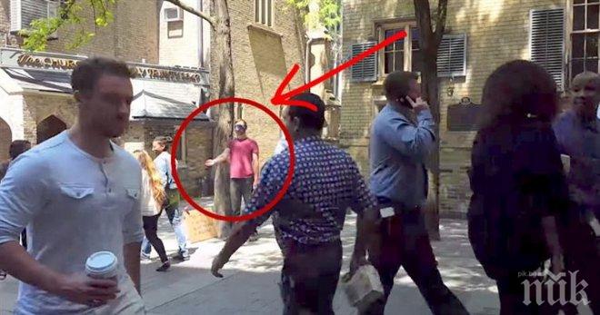 Той стоеше на улицата с протегната ръка, но не искаше пари, а нещо повече. Това, което той прави ме накара да повярвам в ...