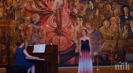 две български момичета подариха музиката